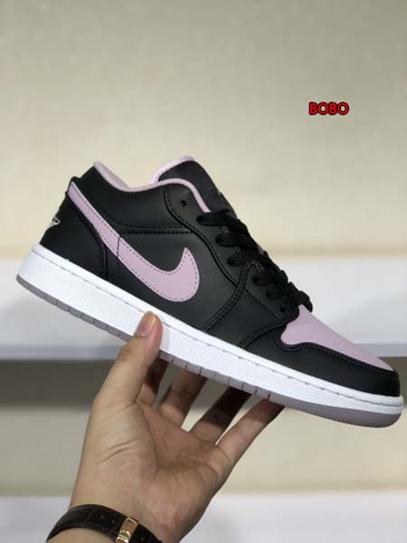 新作入荷Air Jordan 1 Low NIKEスニーカー...