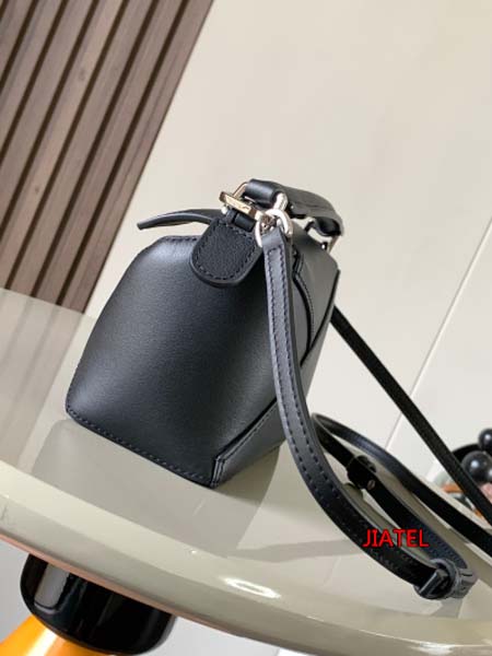 2024年春夏新作入荷高品質 LOEWE バッグ jiatel工場 SIZE:18～12.5～8CM