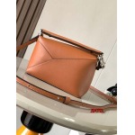 2024年春夏新作入荷高品質 LOEWE バッグ jiatel工場 SIZE:18～12.5～8CM