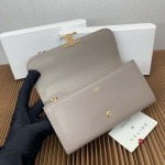 2024年5月31日人気新作入荷CELINE 財布 yue工場