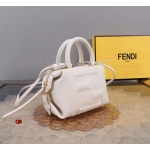 2024年6月4日原版復刻新作入荷FENDI バッグqb工場16.5x13.5x9