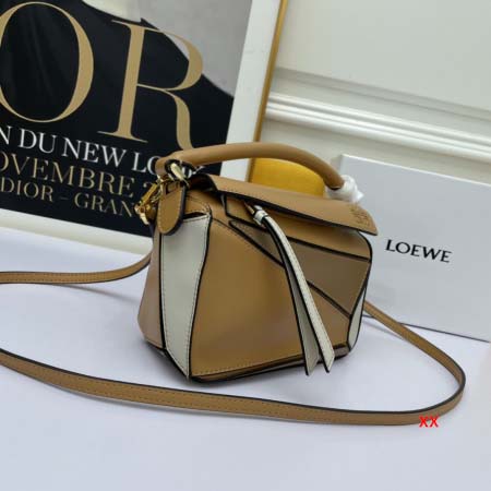 2024年8月1日新品入荷LOEWE  バッグ XX工場 SIZE:18*12.5*8cm