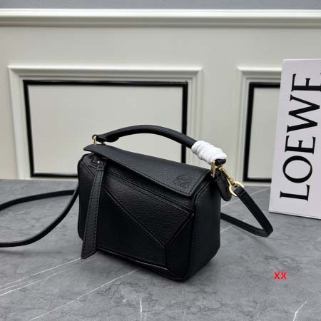 2024年8月1日新品入荷LOEWE  バッグ XX工場 SIZE:18*12.5*8cm