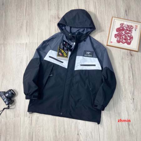 2024年7月25日新品入荷ARCTERYX 突撃衣 zhm...