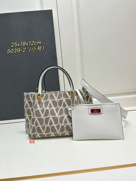 2024年8月2日新品入荷VALENTINO バッグ XX工場 SIZE :25x18x12cm