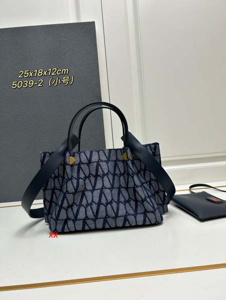 2024年8月2日新品入荷VALENTINO バッグ XX工場 SIZE:25x18x12cm