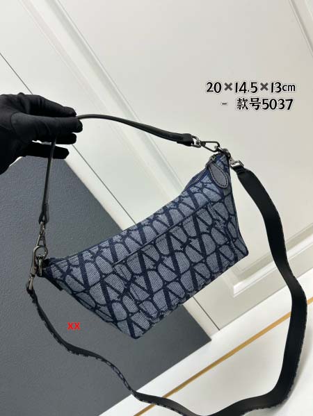 2024年8月2日新品入荷VALENTINO バッグ XX工場 20*14.5*13cm: