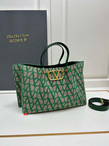 2024年8月2日新品入荷VALENTINO バッグ XX工場 SIZE:35x25x17cm