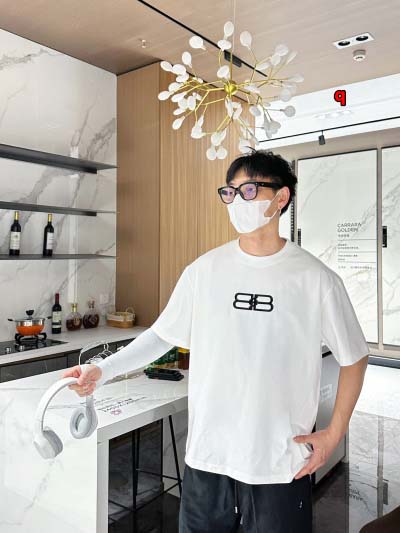 2024年8月13日早秋高品質新作入荷バレンシアガ半袖 Tシャツ Q工場