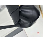 2024年8月1日新品入荷CELINE  バッグ XX工場 SIZE:28*16*7cm