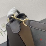 2024年8月1日新品入荷LOEWE バッグ XX工場 SIZE:25cm