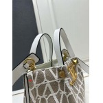 2024年8月2日新品入荷VALENTINO バッグ XX工場 SIZE :25x18x12cm