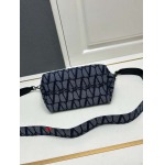 2024年8月2日新品入荷VALENTINO バッグ XX工場 20*14.5*13cm: