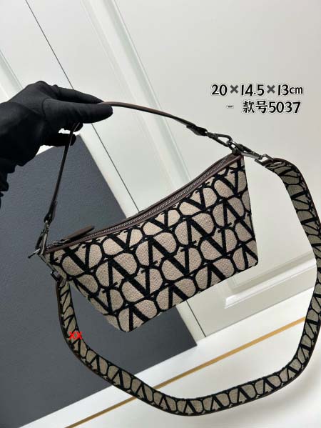 2024年8月2日新品入荷VALENTINO バッグ XX工...