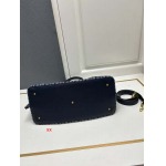 2024年8月2日新品入荷VALENTINO バッグ XX工場 SIZE:35x25x17cm