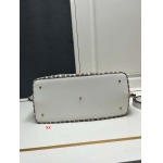 2024年8月2日新品入荷VALENTINO バッグ XX工場 SIZE:35x25x17cm