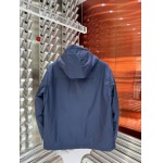 2024年8月9日早秋高品質新作入荷 PRADA 綿入れの服アウターQ工場