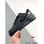 2024年8月28日秋冬新品入荷 NIKE スニーカー haoy工場