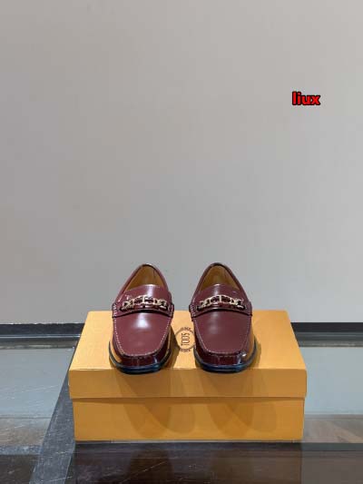 2024年9月30日早秋原版復刻新品入荷 Tod‘s  革靴 カジュアルシューズ LIUX工場