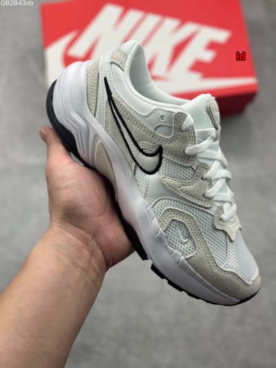 2024年10月17日秋冬新品入荷 NIKE スニーカー F...