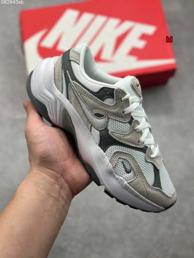 2024年10月17日秋冬新品入荷 NIKE スニーカー F...