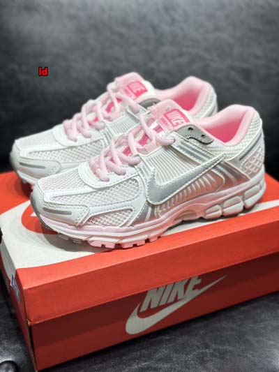 2024年10月17日秋冬新品入荷 NIKE 女性スニーカー...