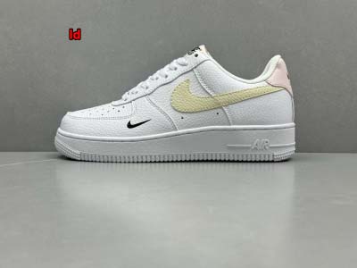 2024年10月17日秋冬新品入荷 NIKE スニーカー L...