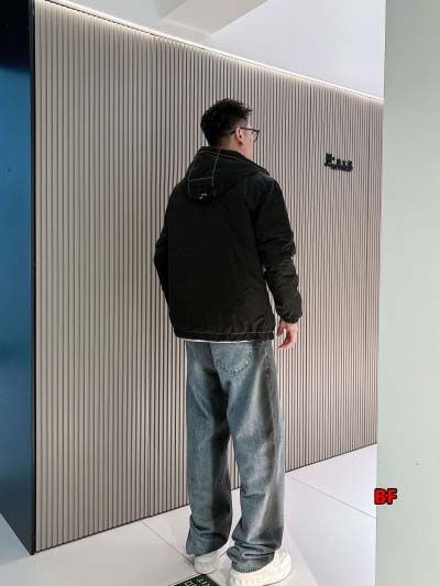 2024年11月18日秋冬高品質新品入荷 PRADA  綿入れの服ジャケットBF工場