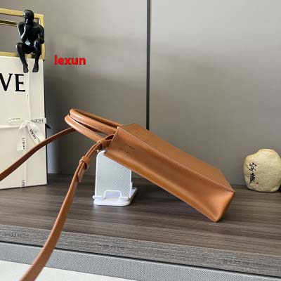 2025年早春新品入荷 LOEWE 本革 バッグ lexun工場size:21*17*6CM