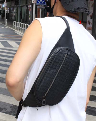 2025年早春新品入荷 Bottega Veneta チェストバッグの男性 3工場