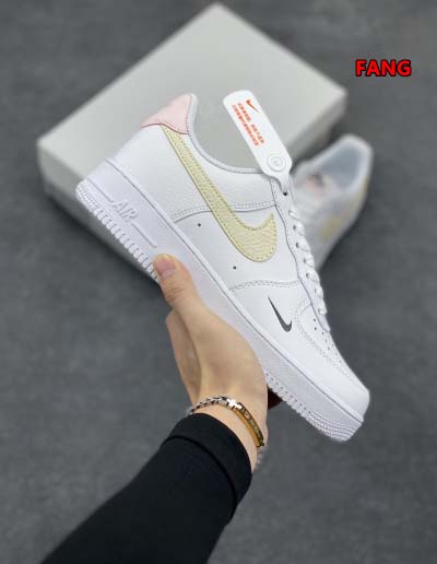 2024年12月20日秋冬新作入荷 NIKE スニーカー F...