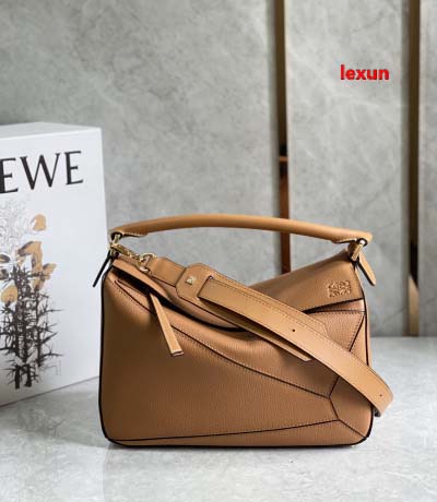 2025年早春新品入荷 LOEWE 本革 バッグ lexun...