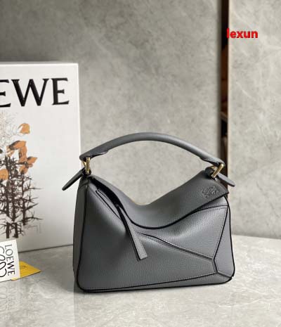 2025年早春新品入荷 LOEWE 本革 バッグ lexun...