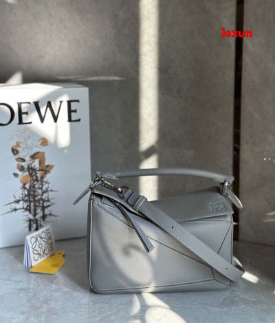 2025年早春新品入荷 LOEWE 本革 バッグ lexun...