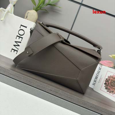 2025年早春新品入荷 LOEWE 本革 バッグ lexun...