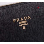 2025年早春新品入荷 PRADA クラッチバッグ 3工場