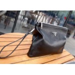 2025年早春新品入荷 PRADA クラッチバッグ 3工場