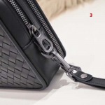 2025年早春新品入荷 Bottega Veneta  クラッチバッグ 3工場