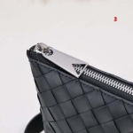 2025年早春新品入荷 Bottega Veneta  クラッチバッグ 3工場