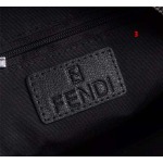 2025年早春新品入荷  FENDI   チェストバッグの男性 3工場