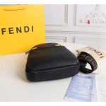 2025年早春新品入荷  FENDI   チェストバッグの男性 3工場