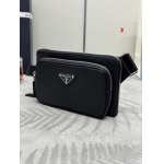 2025年早春新品入荷 PRADA  バッグの男性 3工場