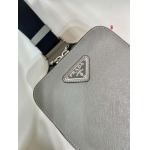 2025年早春新品入荷 PRADA チェストバッグの男性 3工場