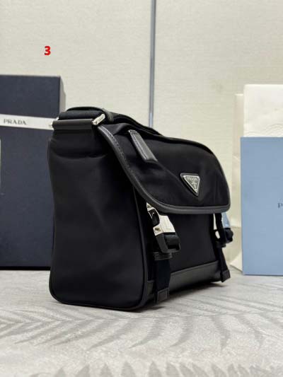 2025年早春新品入荷 PRADA  バッグの男性 3工場