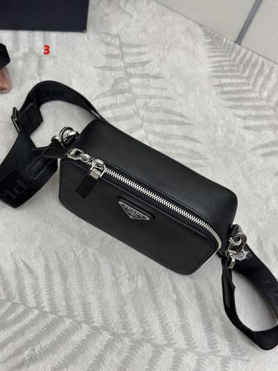 2025年早春新品入荷 PRADA  バッグの男性 3工場