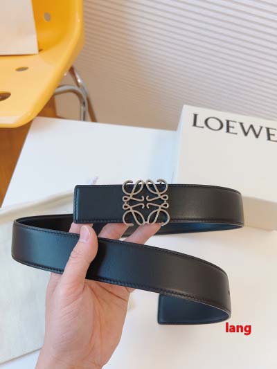 2025年早春新品入荷 LOEWE 本革 ベルト LANG工場