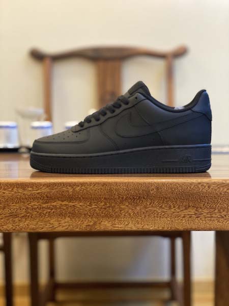 2025年1月25日高品質新品入荷Nike Air Force 1 スニーカー/運動靴