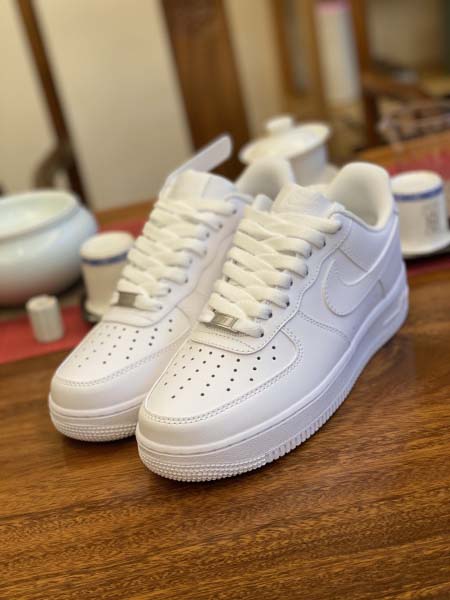 2025年1月25日高品質新品入荷Nike Air Force 1 スニーカー/運動靴