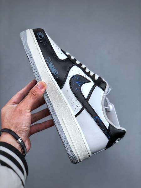 2025年1月25日高品質新品入荷Nike Air Force 1'07 Lowスニーカー/運動靴