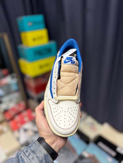 2025年1月27日新品入荷Travis Scott x Air Jordan 1 Low Pale Vanilla スニーカー/ランニングシューズ/カジュアルシューズ